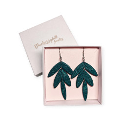 Käsintehdyt korvakorut