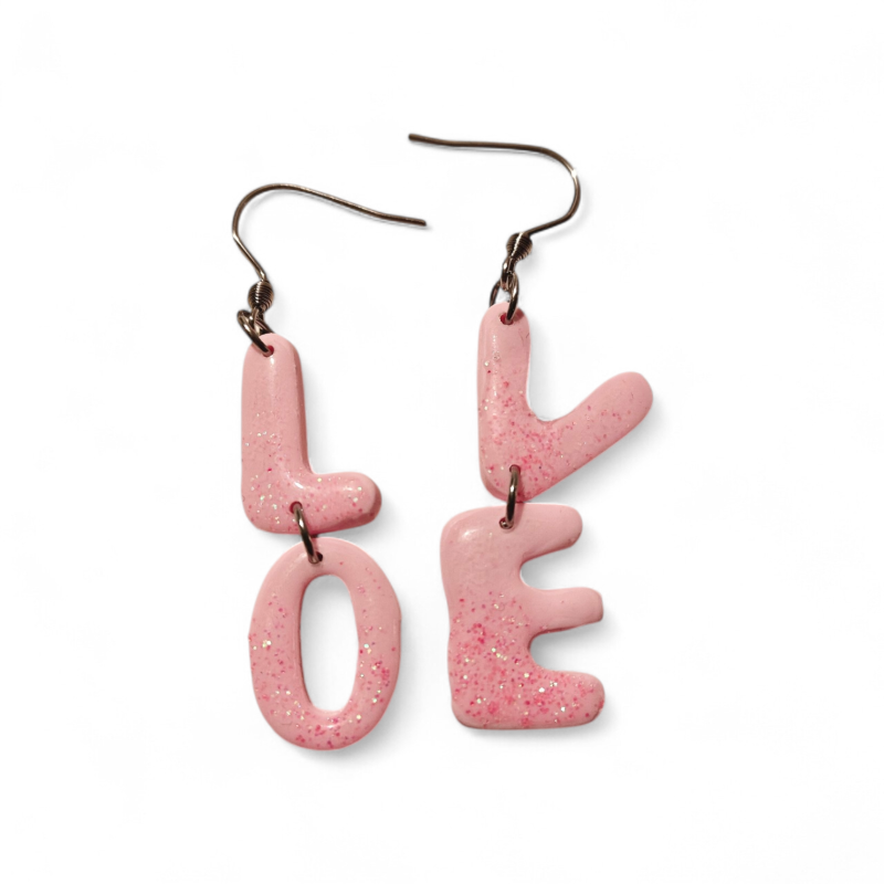 Love vaaleanpunainen